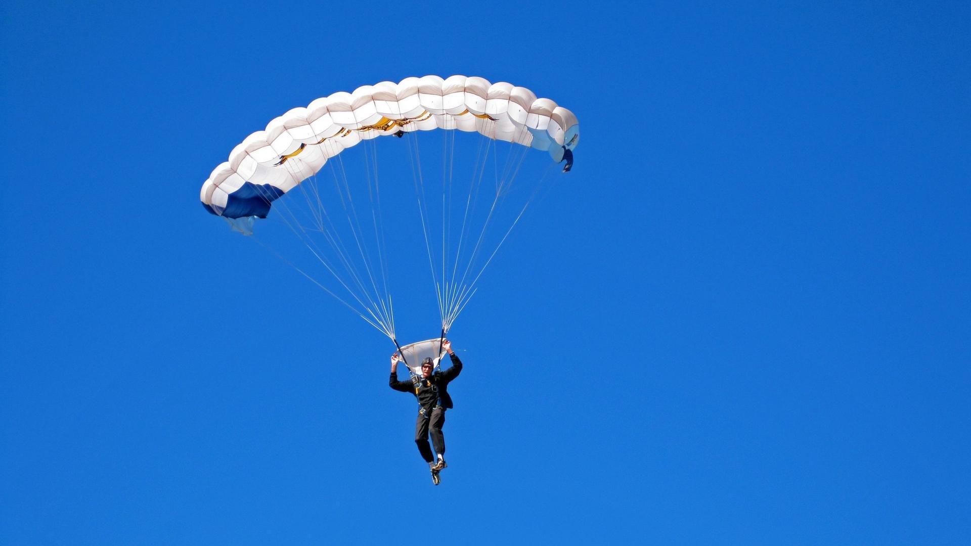 _水上漂流探险:体验风浪中的勇者精神_,我想看水上漂流