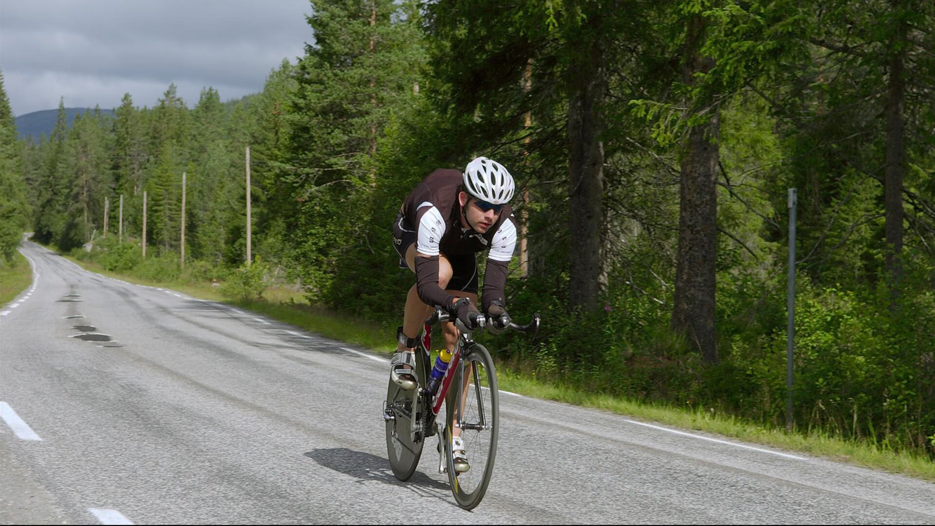 爱游戏体育官方入口-伊朗男排击败中国，三连冠加冕，伊朗男排主攻